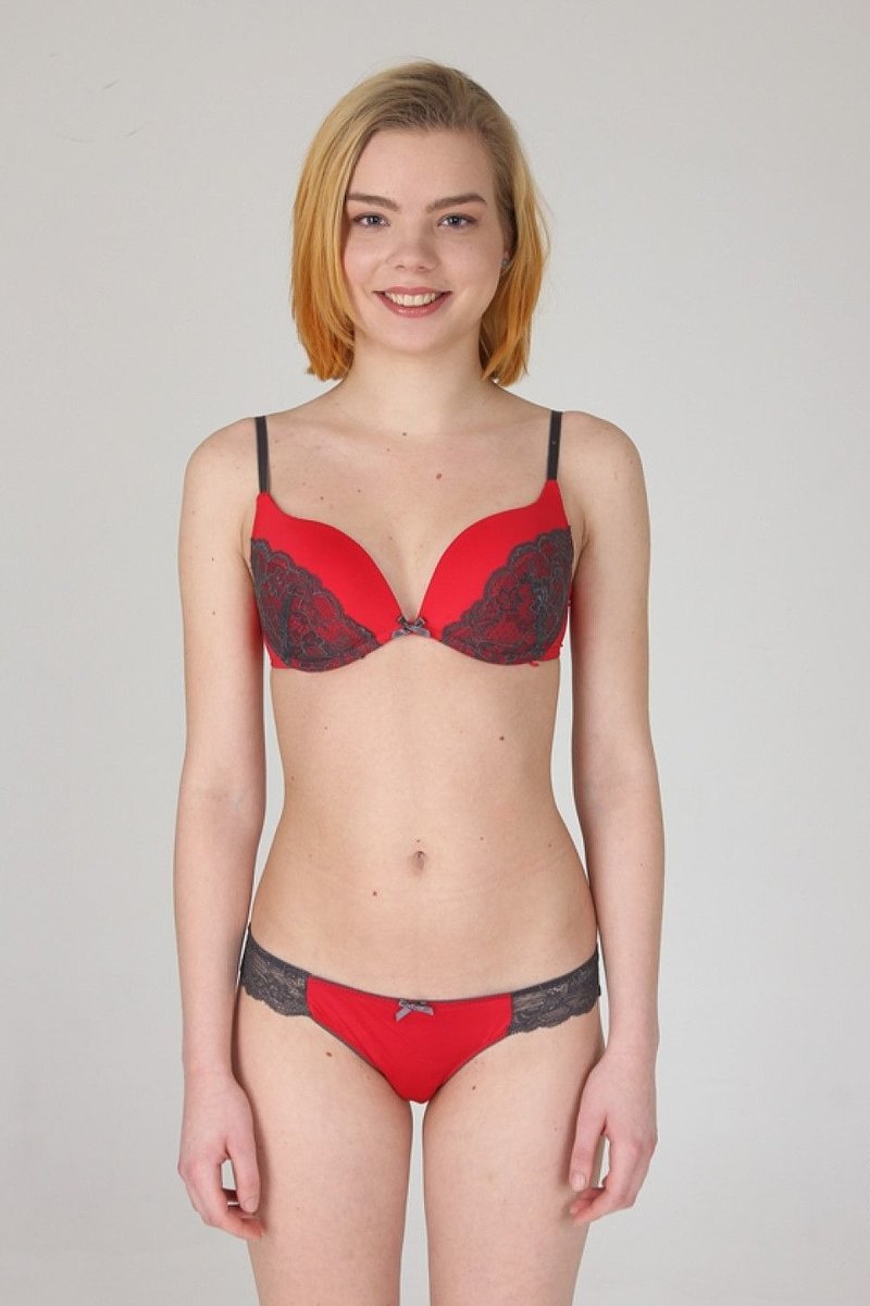 Каринушка, 21 год, 1 размер груди